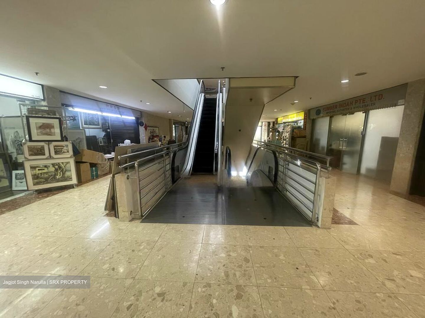 High Street Centre (D6), Retail #459208481